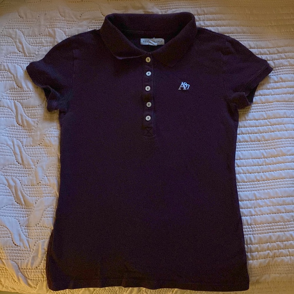 Aeropostale T-shirt, S, Burgundy with White details in chest. :)